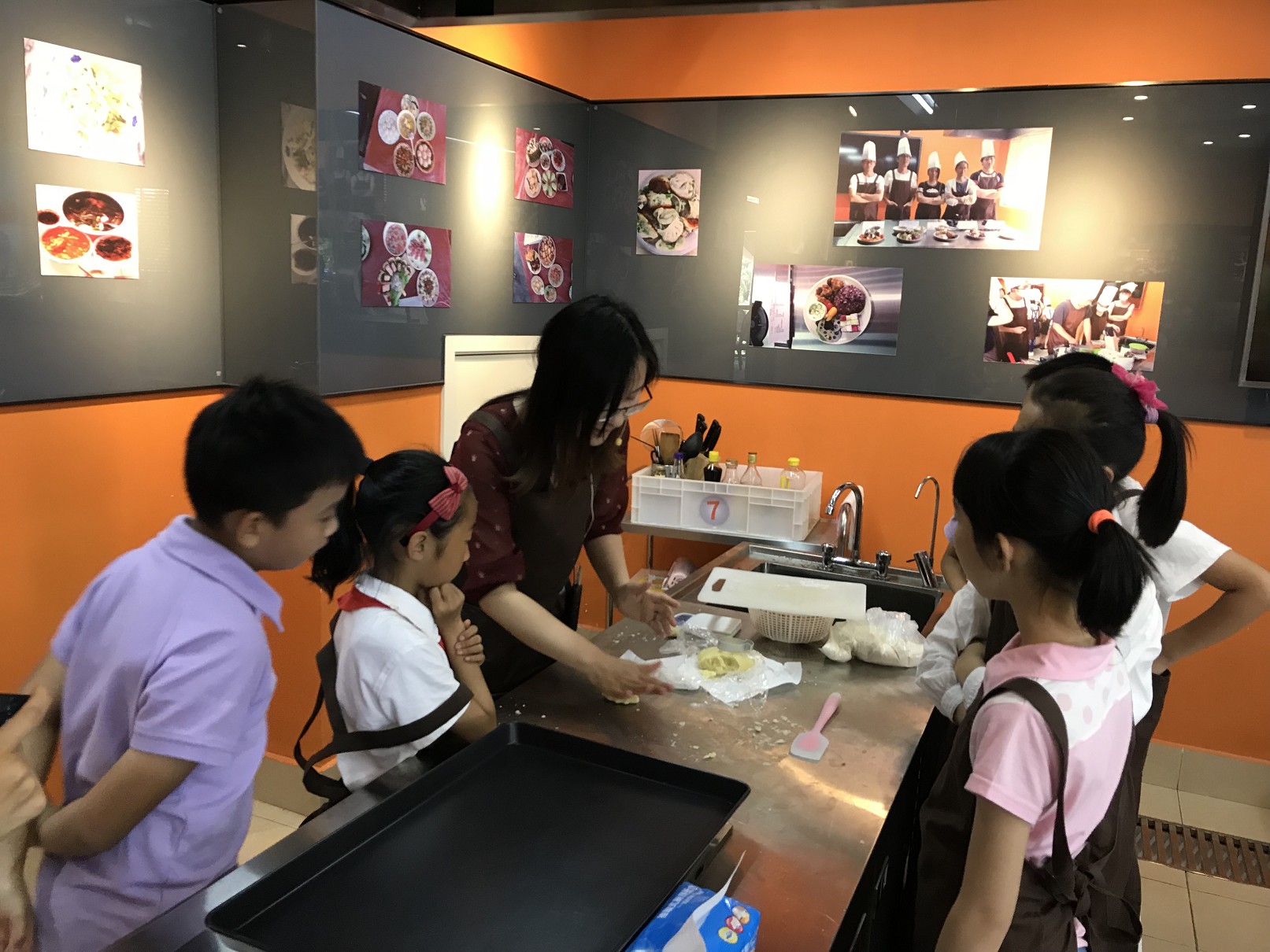sbobet利记工会举行六一亲子烘焙活动
