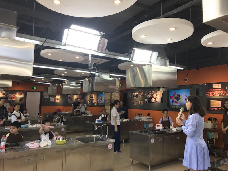 sbobet利记工会举行六一亲子烘焙活动